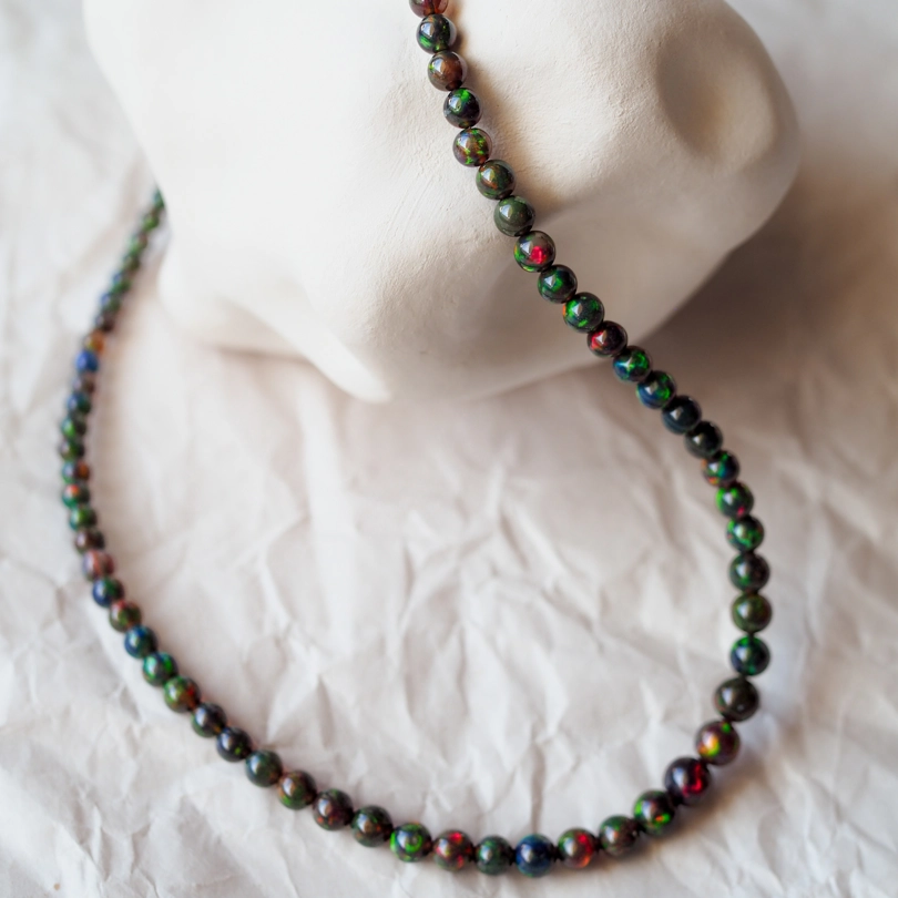 collana in Opale Nero